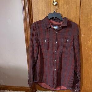 Men's Casual Button-Down Shirt in Burgundy Plaid